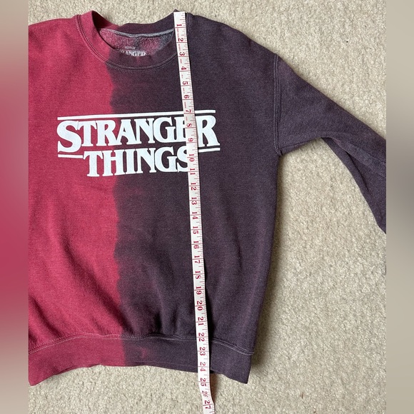Stranger Things Logo Split Tie-Dye Crewneck sweatshirt - Picture 5 of 6
